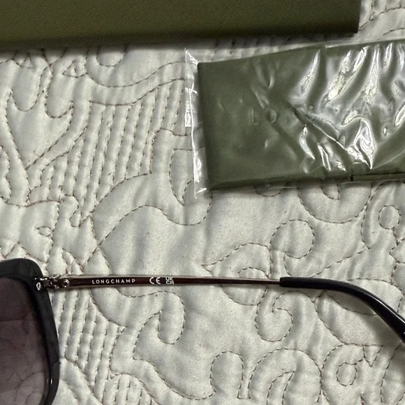 Longchamp Dark Frame Sunglasses - Picture 4 of 7